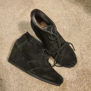 Toms Black Wedges Lace up Heels Women's 7.5